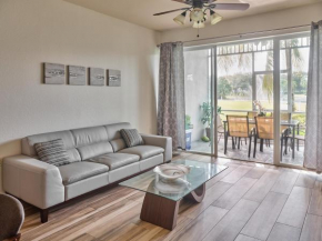 Free golf! Stay, Play, Work from luxury 2bdr plus den 1st floor villa in Lely golf resort
